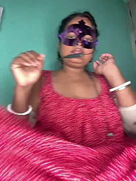 mimi87hoty 现场XXX聊天