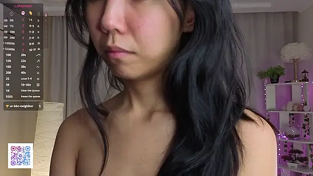 FreedaKulow élő XXX-chatje