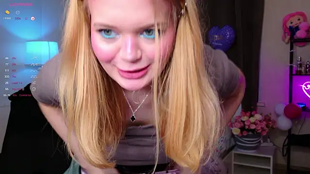 Elioraa élő XXX-chatje