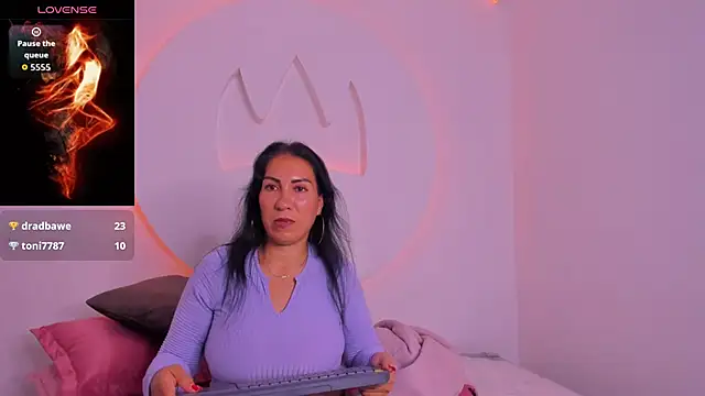 Chatroom XXX en direct de AmberJoyMilf