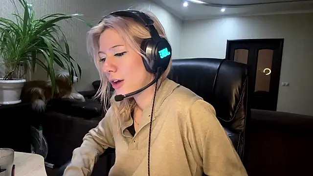 LadyFoxLove live XXX chat