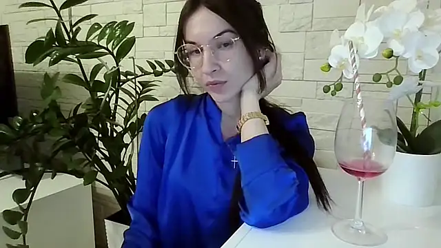 JuliaLovely Chat XXX live