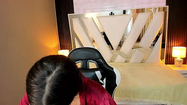 Linda4Petite Live XXX Chat