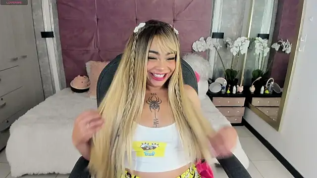 Chat XXX en directo de conny__curly