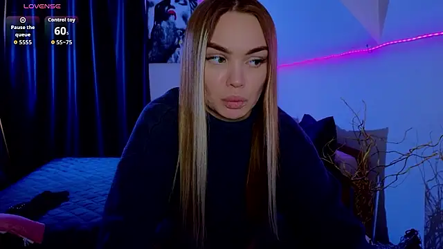 KitsyMoore élő XXX-chatje