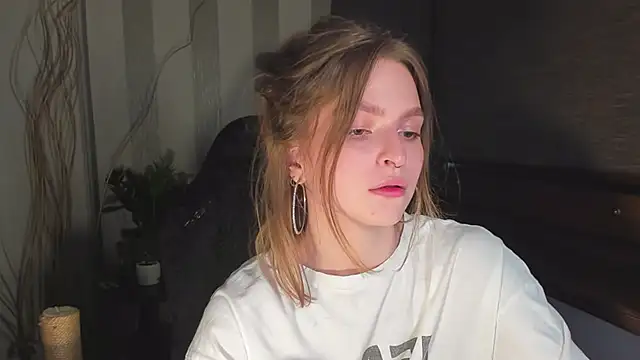 MollyRufous élő XXX-chatje