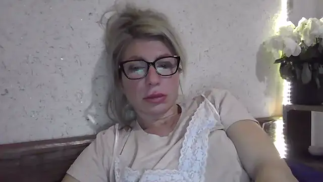 XXX chat uživo modela fox_red_lady7