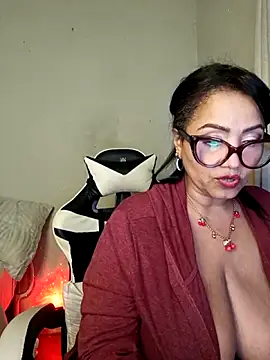 Yameil Chat XXX in diretta