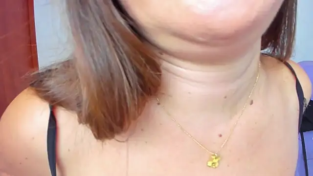 Chatroom XXX en direct de Luna-Gomez