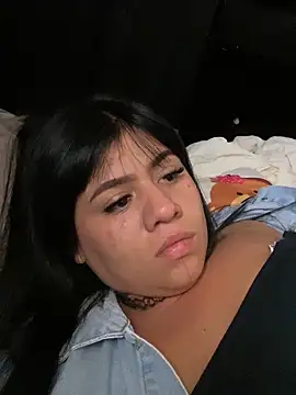 Luna_bigtitss777 webcam show