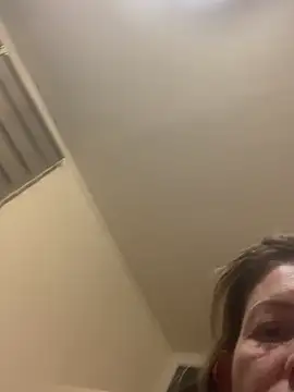 Show modela hothot2345 na web-kameri