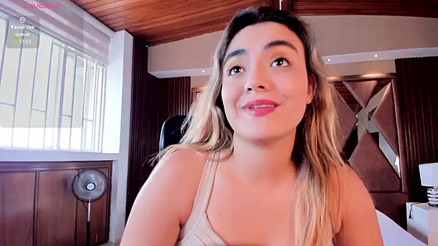 IsabellaaJoness: απευθείας συνομιλία ΧΧΧ