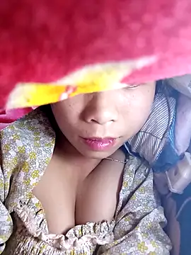 mekaka00: διαδικτυακό σόου στην κάμερα