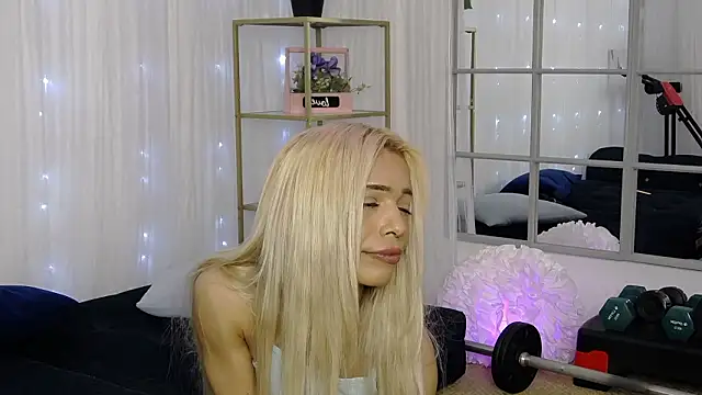 SarahRaynex Adlı Modelin Canlı XXX Sohbeti