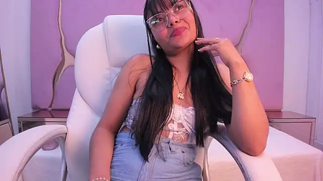 Aisha_Leenss: онлайн-секс-чат