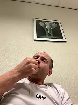 XXX chat uživo modela Majestik1