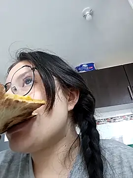 yessica_gomez01 élő XXX-chatje