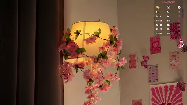 ManyMercuri live XXX chat