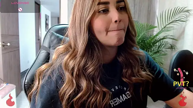 Lucia_star__ Chat XXX in diretta