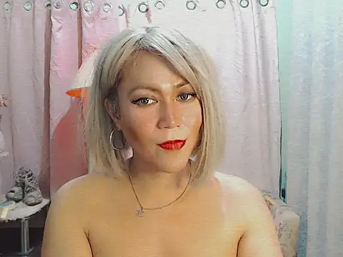 Show modela shanecummer na web-kameri