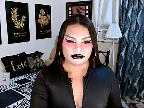 TSbrianaHugeCock Chat XXX in diretta