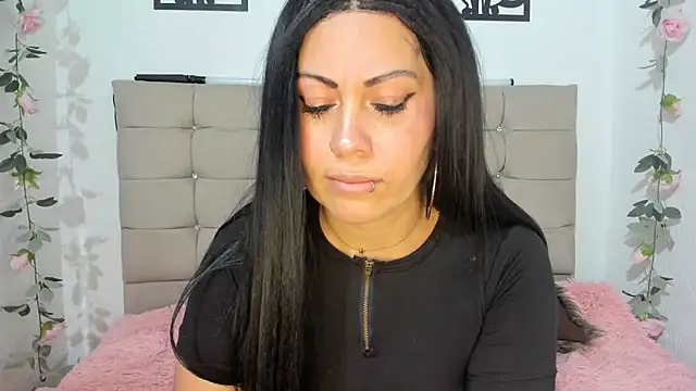 Tania_mature Adlı Modelin Canlı XXX Sohbeti