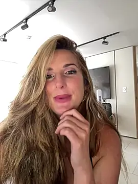 Thescorpionfr_ élő XXX-chatje