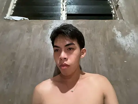 Chat +18 de Urhotsilverboy ao vivo