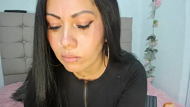 Tania_mature live XXX chat