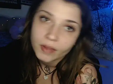 AlienforTwenty Chat XXX in diretta