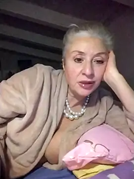 divinaerotica Chat XXX in diretta