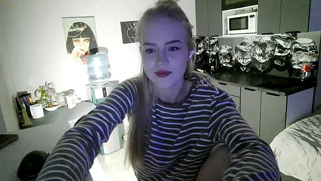 LunaPeony élő XXX-chatje