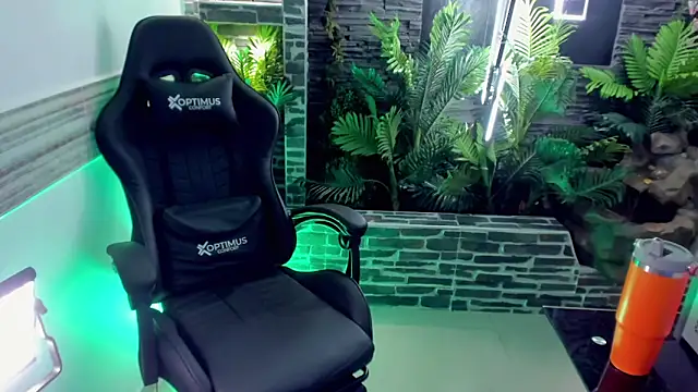 Adonis_hot's Live XXX Chat