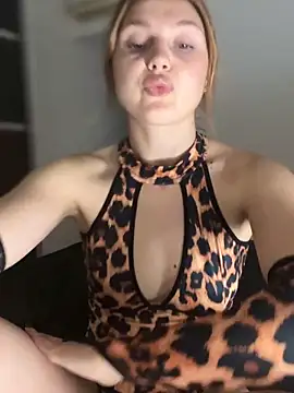 Emaline_Fane Live XXX Chat