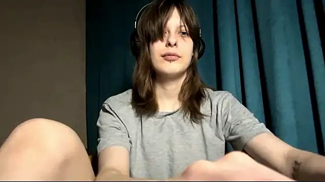 Love_Only_Sofian Webbikameraesitys