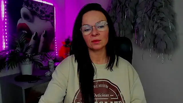 HelenLuxx Adlı Modelin Canlı XXX Sohbeti