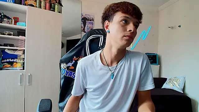 twink_sebas_のライブXXXチャット