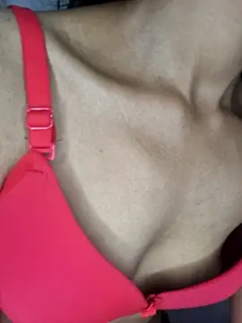 Diyab élő XXX-chatje