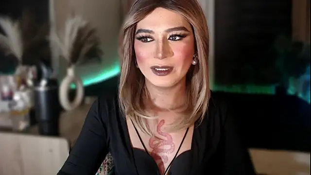 mslilly_croft webcam show