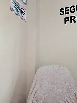 Hannah-colx élő XXX-chatje