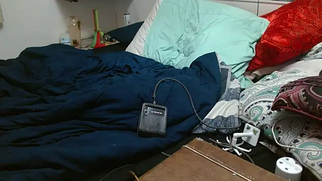 2Hot2gether69 élő XXX-chatje