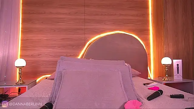 danna_berlin_ Adlı Modelin Canlı XXX Sohbeti