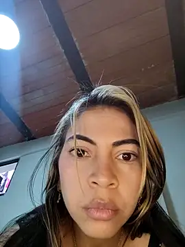 Chatroom XXX en direct de Evangeline_Bonnet