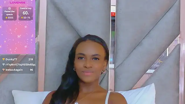 Sally-Noa's Live XXX Chat