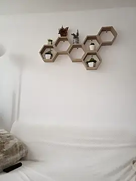 MIYESSI 即時 XXX 聊天