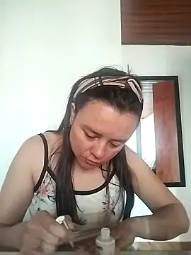 karlagiraldo198: в ебкам-шоу