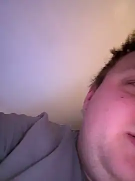 CurvyPaar2 Adlı Modelin Canlı XXX Sohbeti