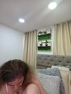 Онлайн чат XXX sasi_luna