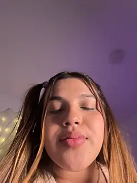 Chat +18 de Colibri_Centaura ao vivo