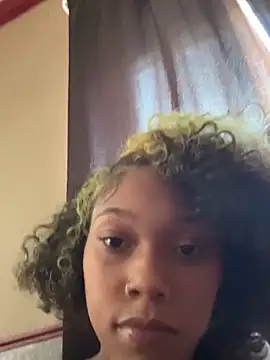 Chat +18 de Tamiii420 ao vivo